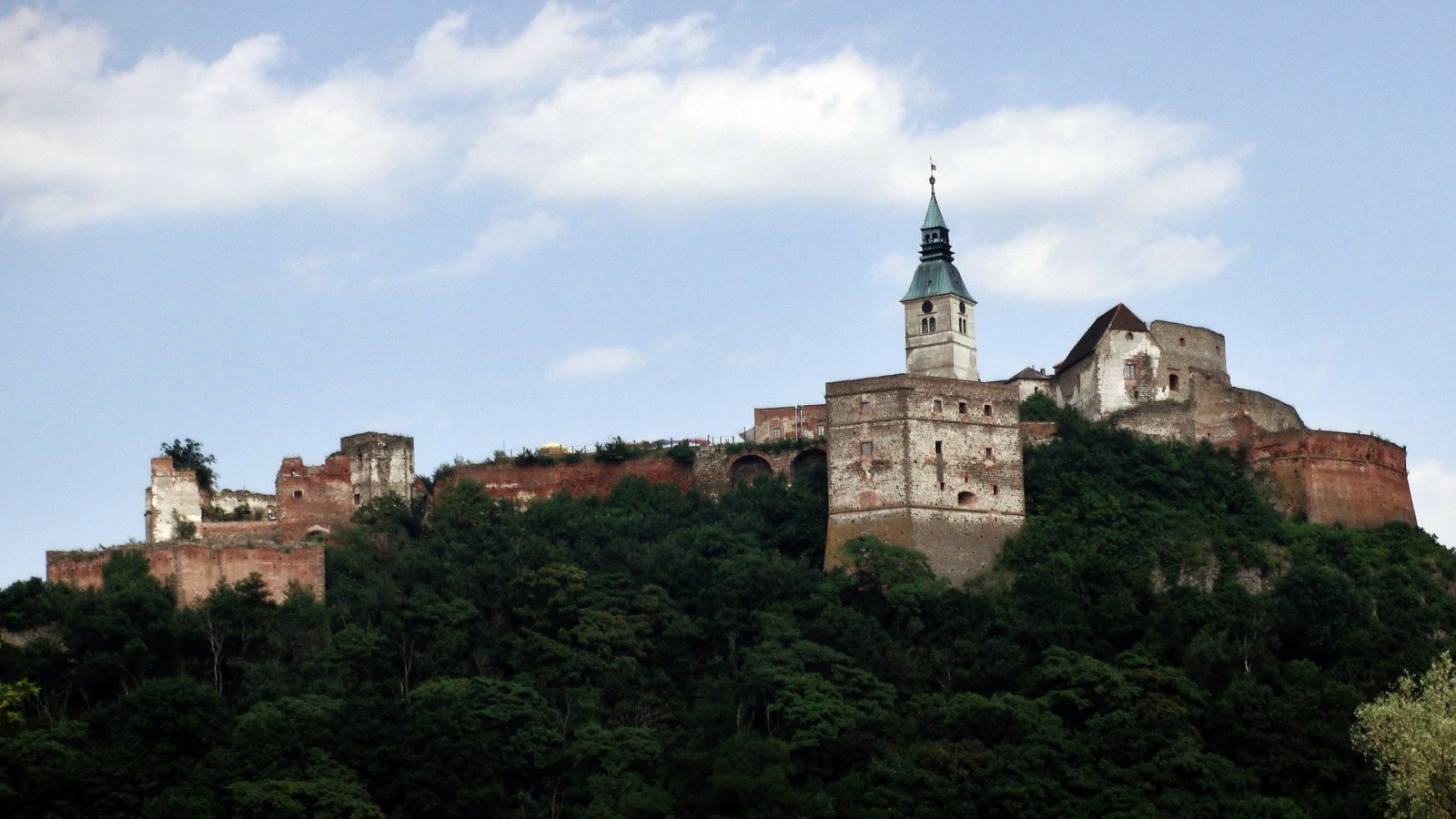 Замок Гюсcинг (Güssing) в Бургенланде – фотографии Австрии