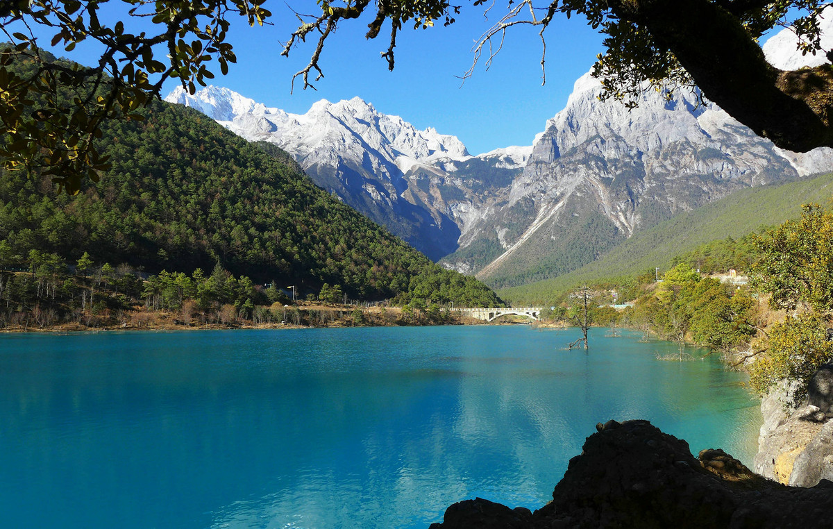 Долина Голубой Луны находится в китайском национальном парке Юйлунсюэшань – фотографии Китая