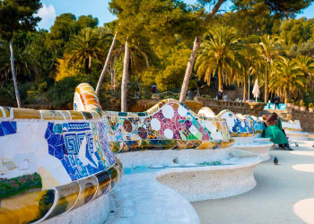 Популярный парк Гуэля в Барселоне, Испания – фотографии Испании