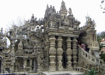 В маленьком французском городке Отрив началась история строительства Дворца почтальона Шеваля – фотографии Франции