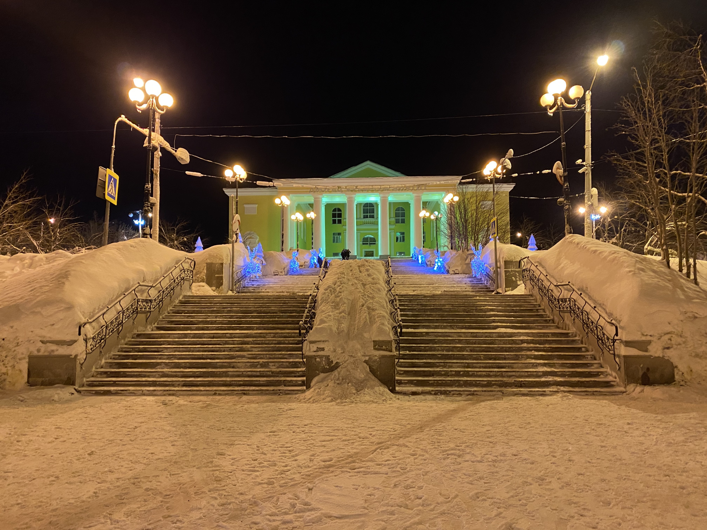 Дом культуры, вид с Курортного бульвара – фотографии России