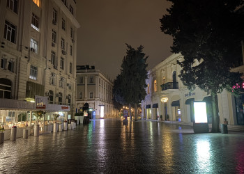 Ночные улицы Баку в центре, Азербайджан – фотографии Азербайджана