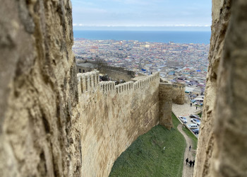 Дербентская крепость Нарын-кала, вид на море – фотографии России