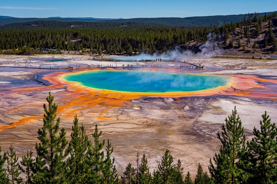 Йеллоустонский парк, главный термальный источник – фотографии США