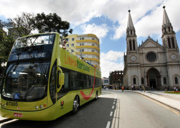 Площадь Тирадентис с Кафедральным Собором – фотографии Бразилии