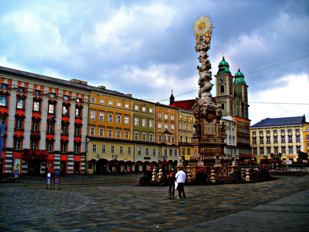 Разноцветная центральная площадь. Линц. Австрия – фотографии Австрии