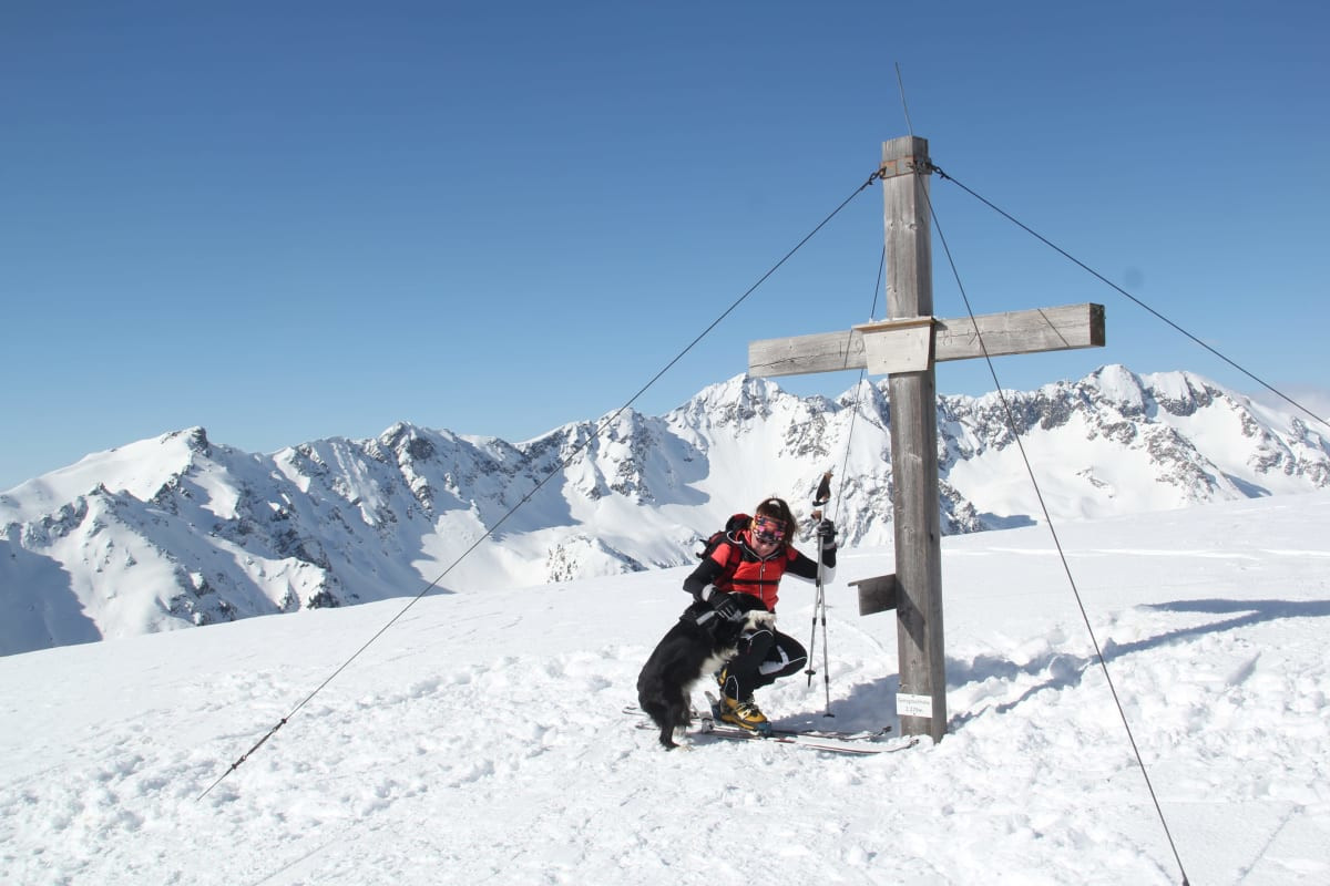 Крест на вершине горы. Мариалфарр. Австрия – фотографии Австрии