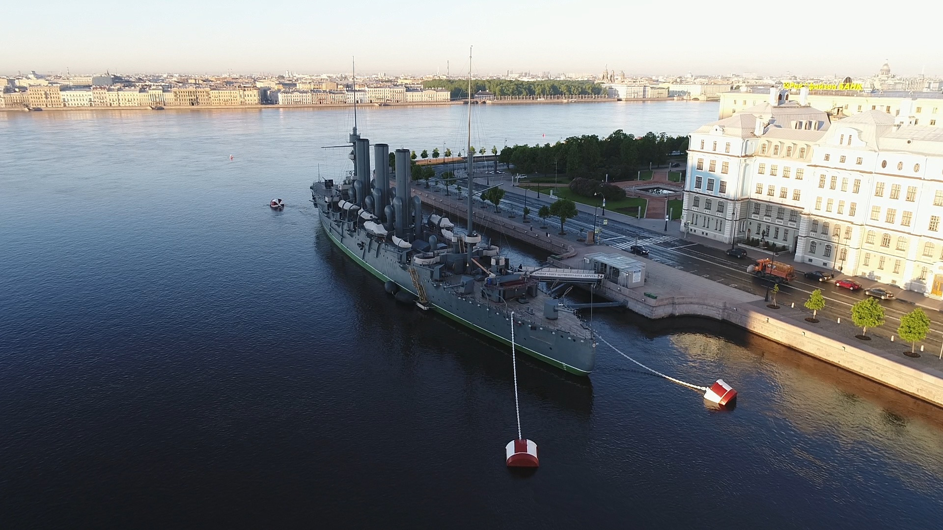 Крейсер «Аврора» благодаря команде матросов стал символом революционного движения – фотографии России