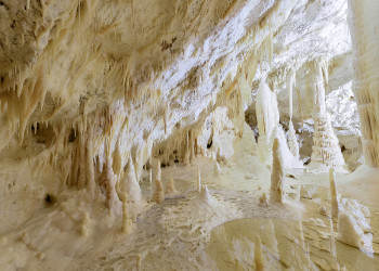 Пещеры Фрасасси (Grotte di Frasassi, Frasassi Caves), регион Марке, Италия – фотографии Италии
