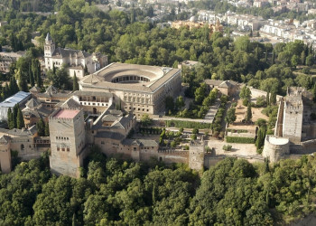 Замок Альгамбра (Alhambra) в испанской Гранаде – фотографии Испании