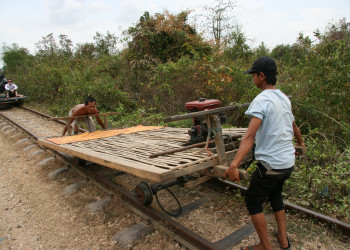 Бамбуковый поезд (Bamboo Train) – фотографии Камбоджи