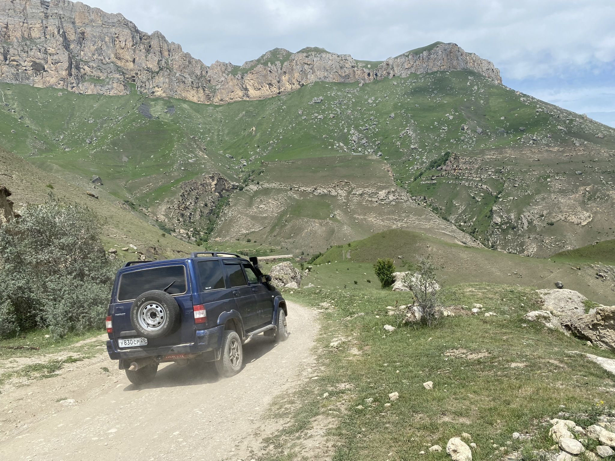 Перевал Актопрак в июне – фотографии России