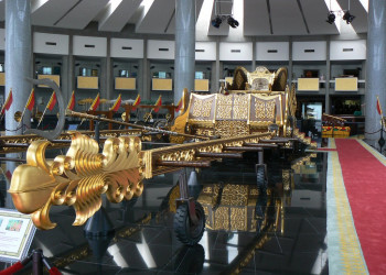 Музей королевских регалий – фотографии Брунея