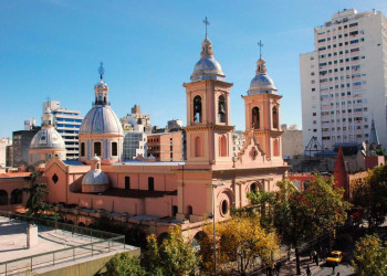 Контрасты архитектуры города Кордова. Аргентина. – фотографии Аргентины