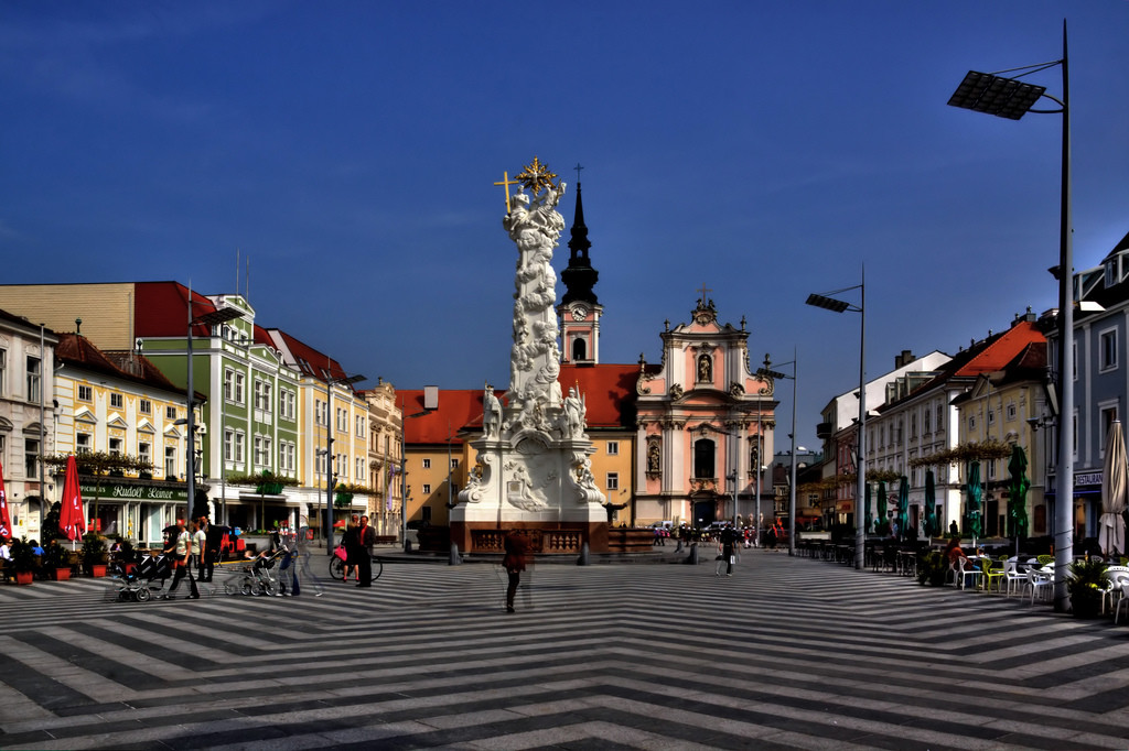 Ратушная площадь (Rathausplatz) в Санкт-Пёльтене – фотографии Австрии