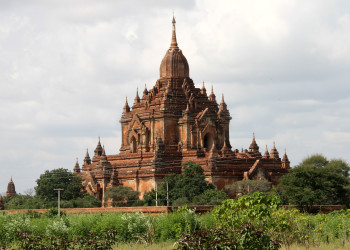 Буддийский храм Тхеравадинов в Багане, Мьянма – фотографии Мьянмы