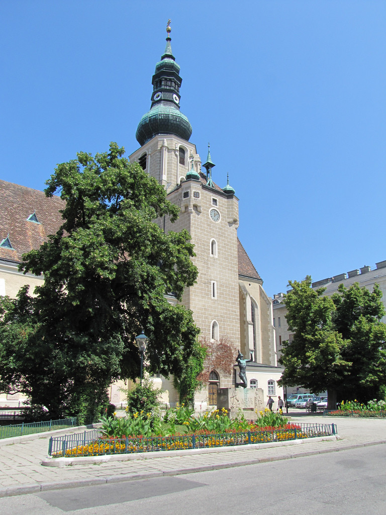 Приходская церковь Святого Стефана (Pfarrkirche St. Stephan) – фотографии Австрии