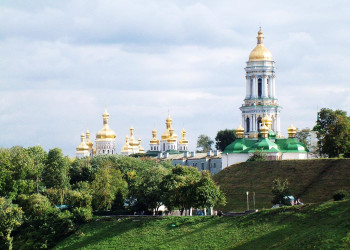 Ежегодно Киево-Печерскую Лавру посещают как паломники и верующие граждане, так и много туристов – фотографии Украины