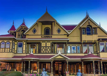 Дом №525 на Винчестер-бульваре в американском городе Сан-Хосе пользуется мрачной славой – фотографии США