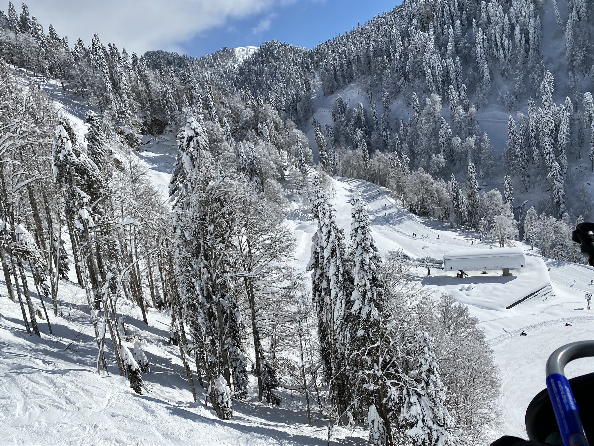 Новая канатная дорога на Южном склоне Розы Хутор – фотографии России