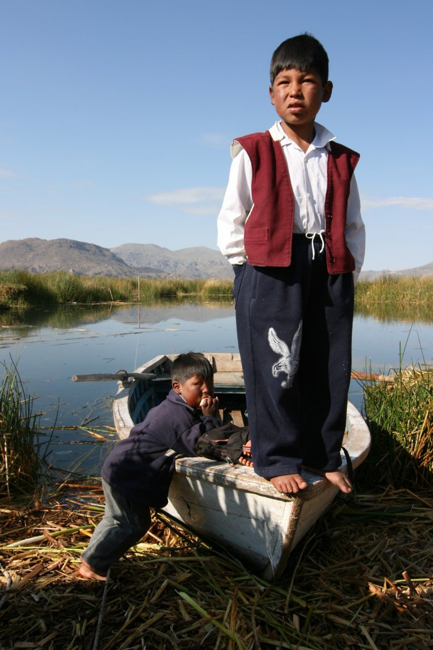 Жители плавающих островов – фотографии Перу
