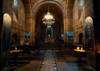 Внутреннее убранство церкви Шогакат, Армения – фотографии Армении