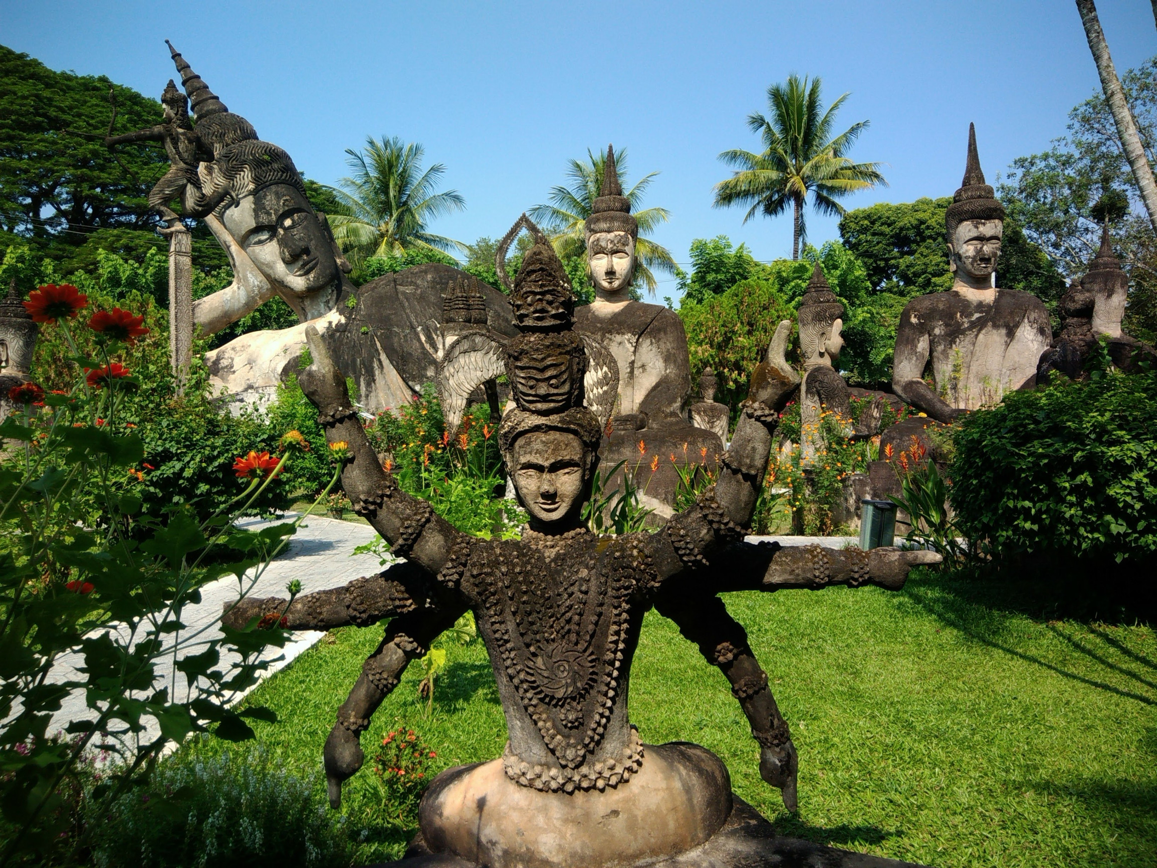 Статуя в Будда-парке. Лаос – фотографии Лаоса