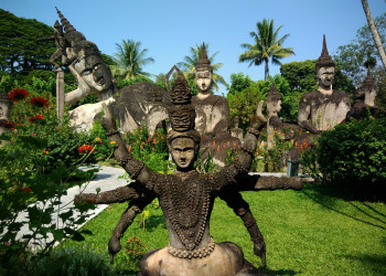 Статуя в Будда-парке. Лаос – фотографии Лаоса