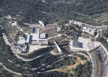 Самый значимый мемориал истреблённым евреям Яд ва-Шем в Иерусалиме, Израиль – фотографии Израиля