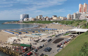 Туристический пляж. Мар Дель Плата. Аргентина. – фотографии Аргентины