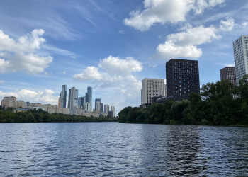 Москва река с лодки в районе Карамышевской и Шелепихинской набережных – фотографии России