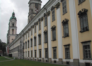 Фасад монастыря Святого Флориана. Австрия – фотографии Австрии