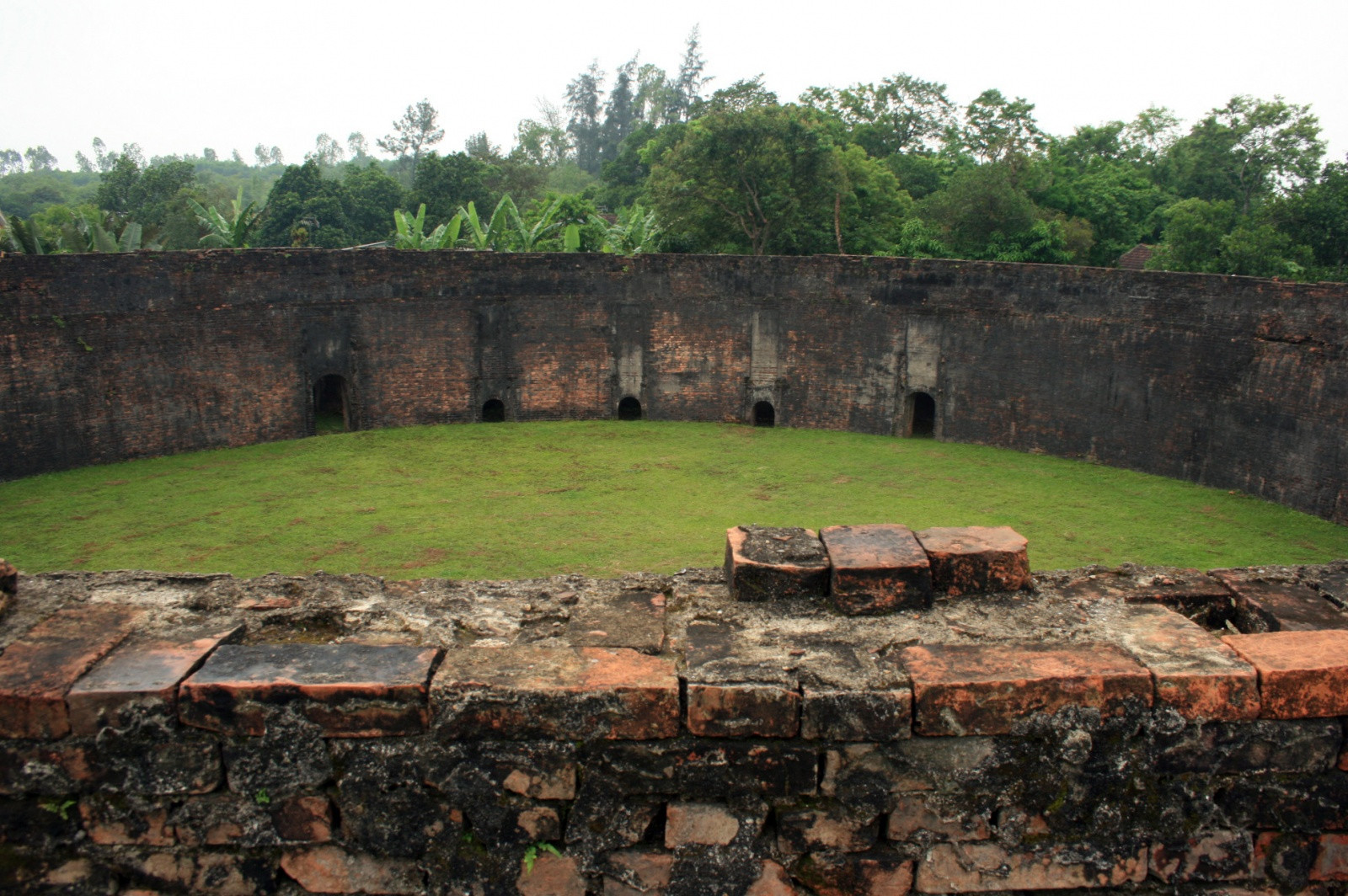 Тигровая арена в городе Хюэ – фотографии Вьетнама