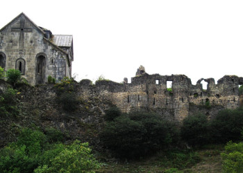 Монастырь Ахтала (Akhtala Monastery) – фотографии Армении