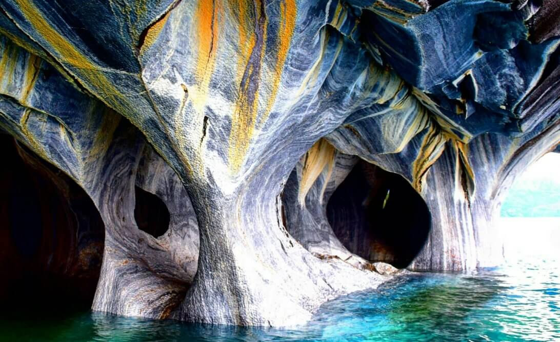 Удивительные мраморные пещеры (Capilla de Mármol) чилийской Патагонии – фотографии Чили
