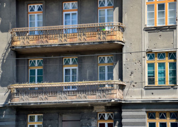 Следы обстрелов зданий в Сараево – фотографии Боснии и Герцеговины