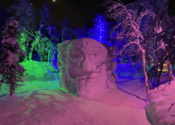 Снежные скульптуры в парке «Таинственный лес», Кировск – фотографии России