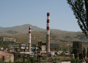 Трубы заводов. Ванадзор. Армения. – фотографии Армении