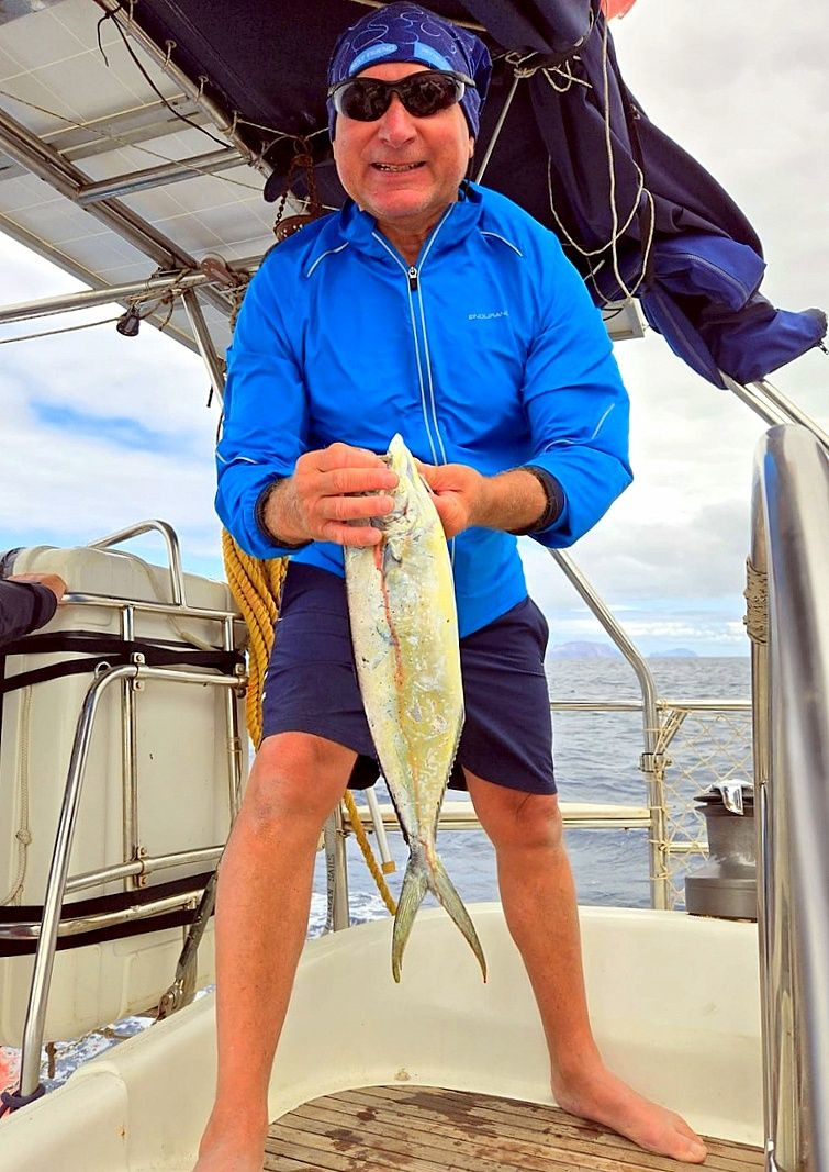 Ужин есть... Попалась редкая рыбка маха-маха. – фотографии Португалии