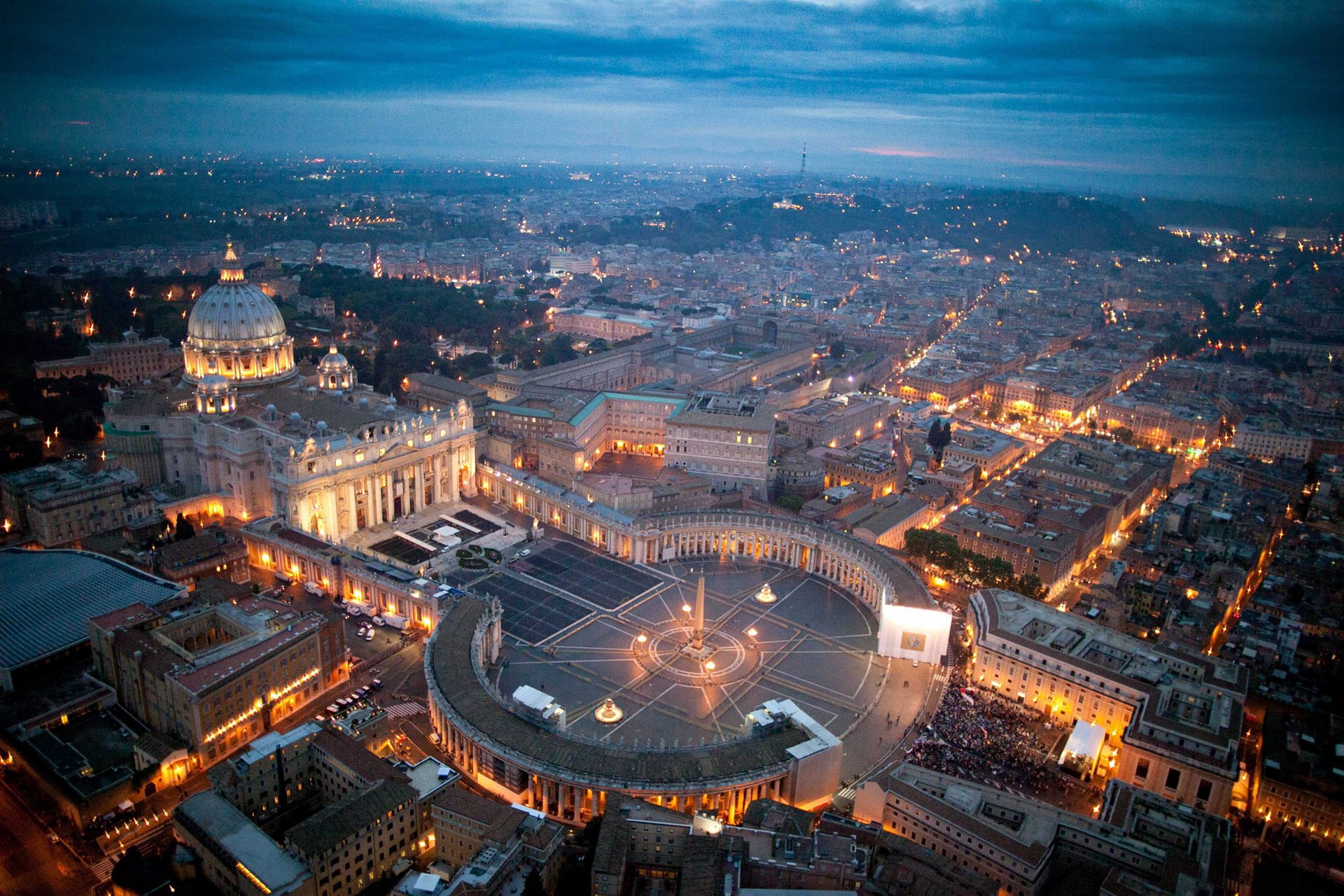009_Italiya_Rim_Panorama_ploschadi_sv_Pe