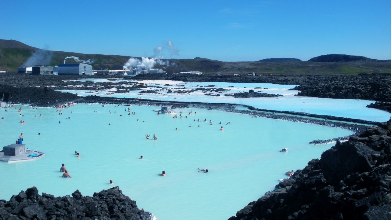 Геотермальная «молочная» вода: Blue Lagoon (Исландия)