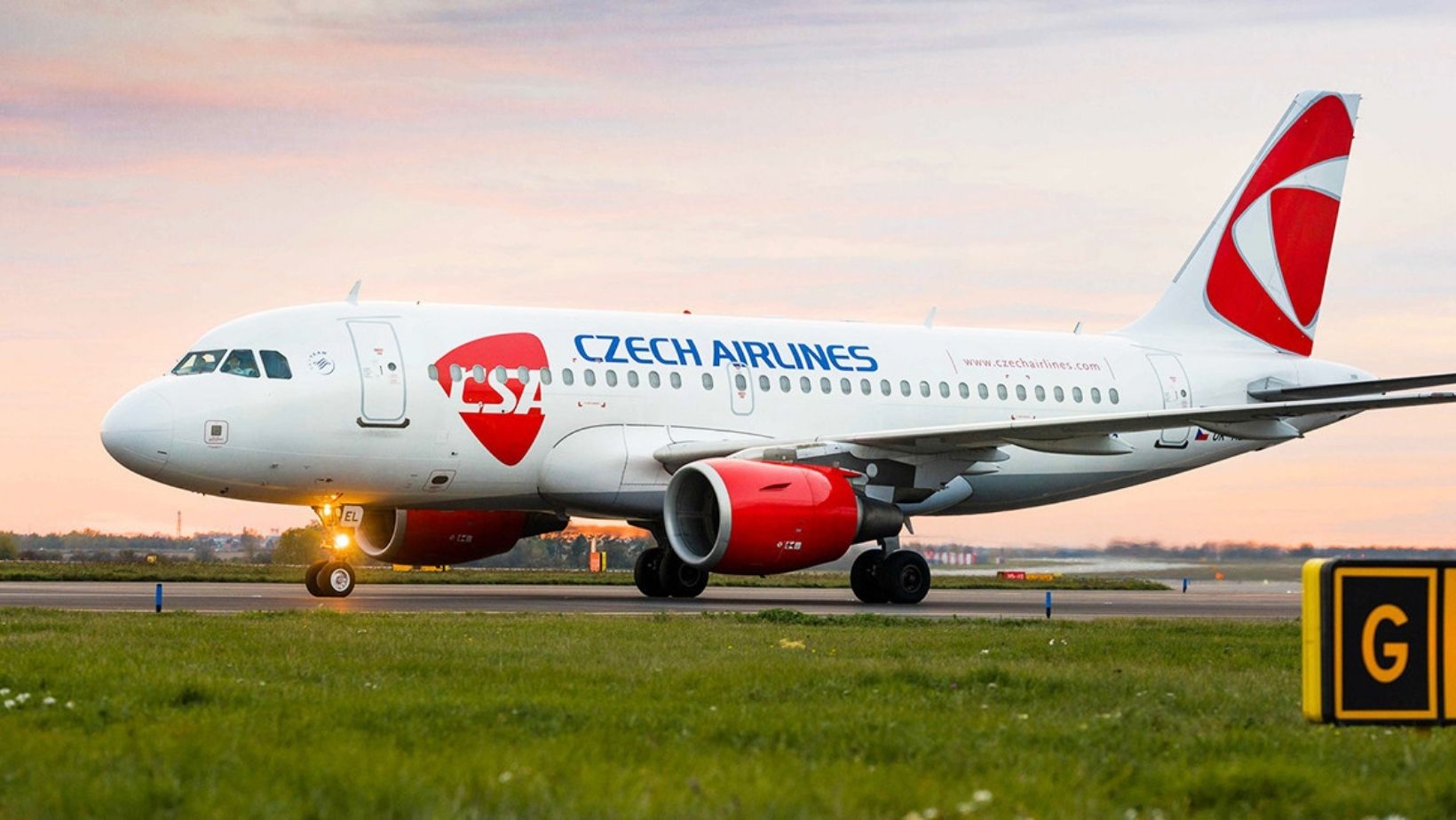 Туристы не могут получить деньги за отменённые рейсы Czech Airlines