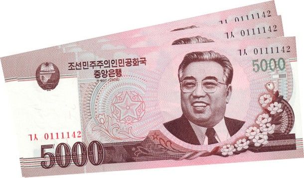 Северокорейские банкноты разных номиналов