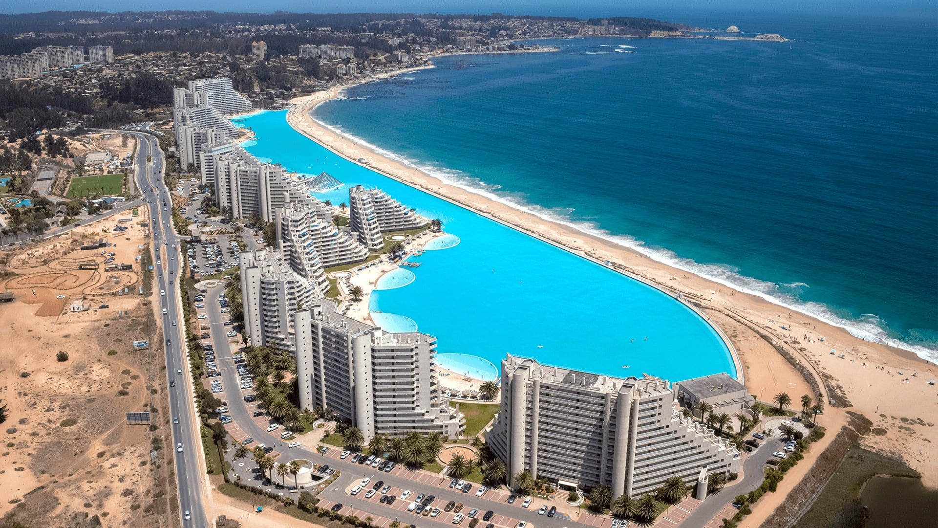 Самый большой одиночный бассейн-лагуна San Alfonso del Mar в Алгарробо (Чили)