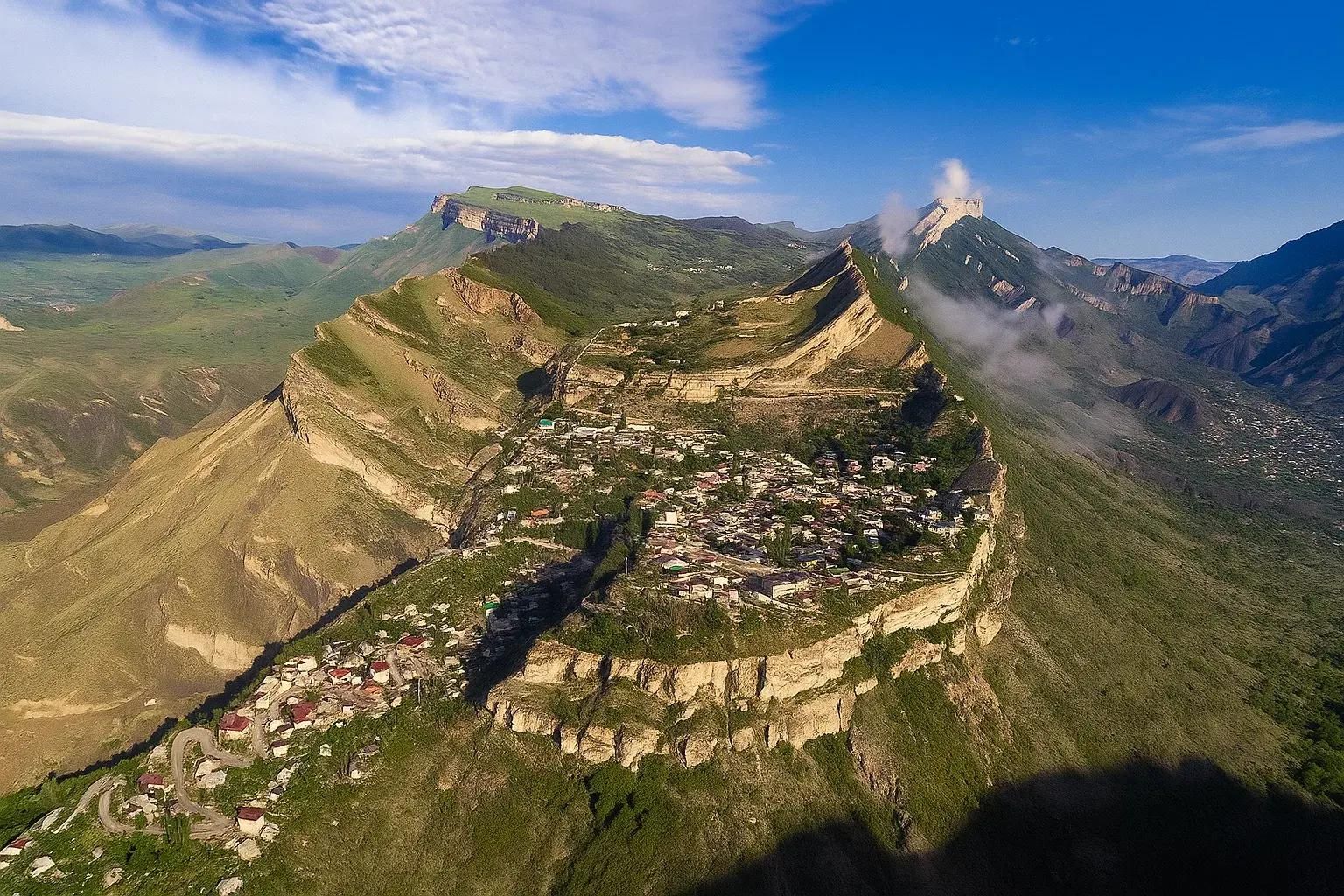 🏔️ Панорама горных районов Дагестана — Гунибское плато (Россия)