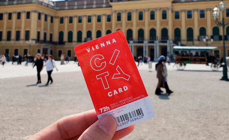 Скидочная карта Vienna City Card у дворца Шёнбрунн