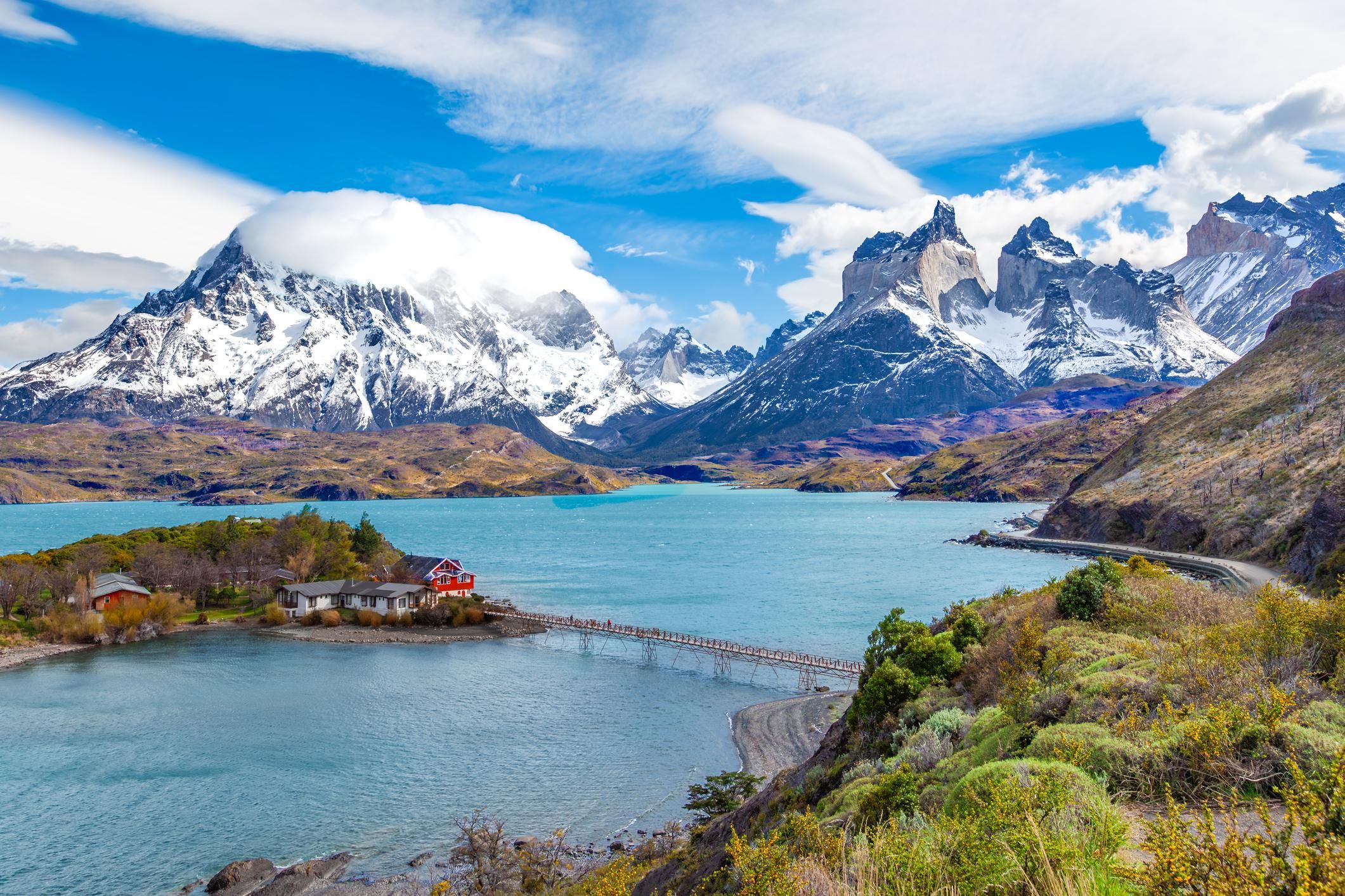 Озеро Пехоэ и вершины Куэрнос-дель-Пайне