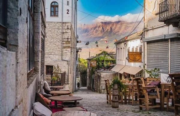 Каменные улицы старого города Гирокастры