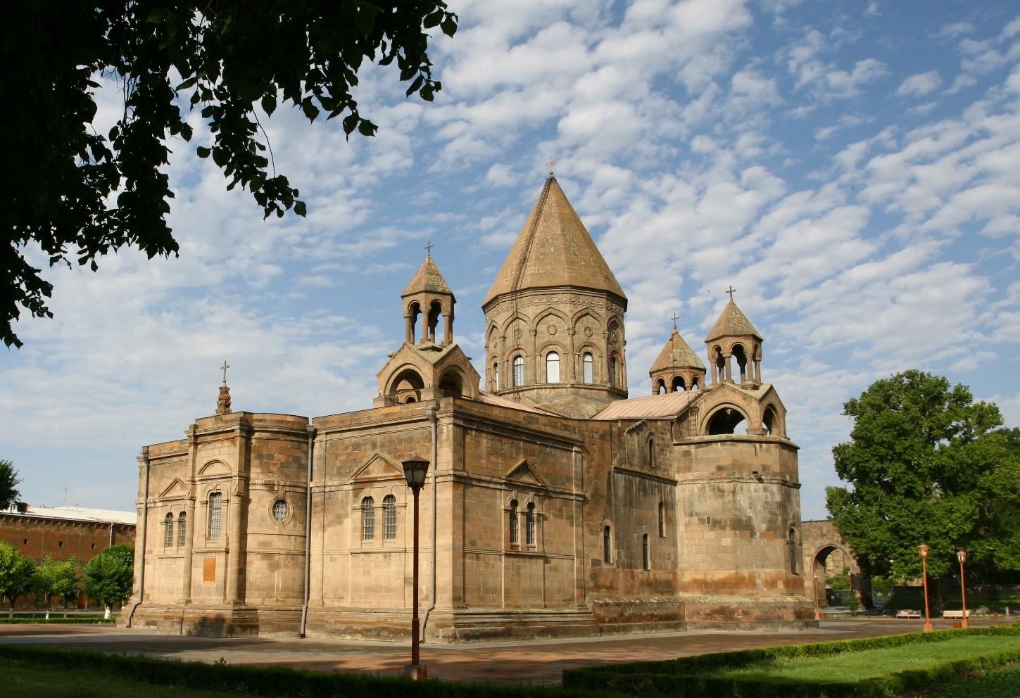 Эчмиадзинский кафедральный собор (Вагаршапат, Армения)
