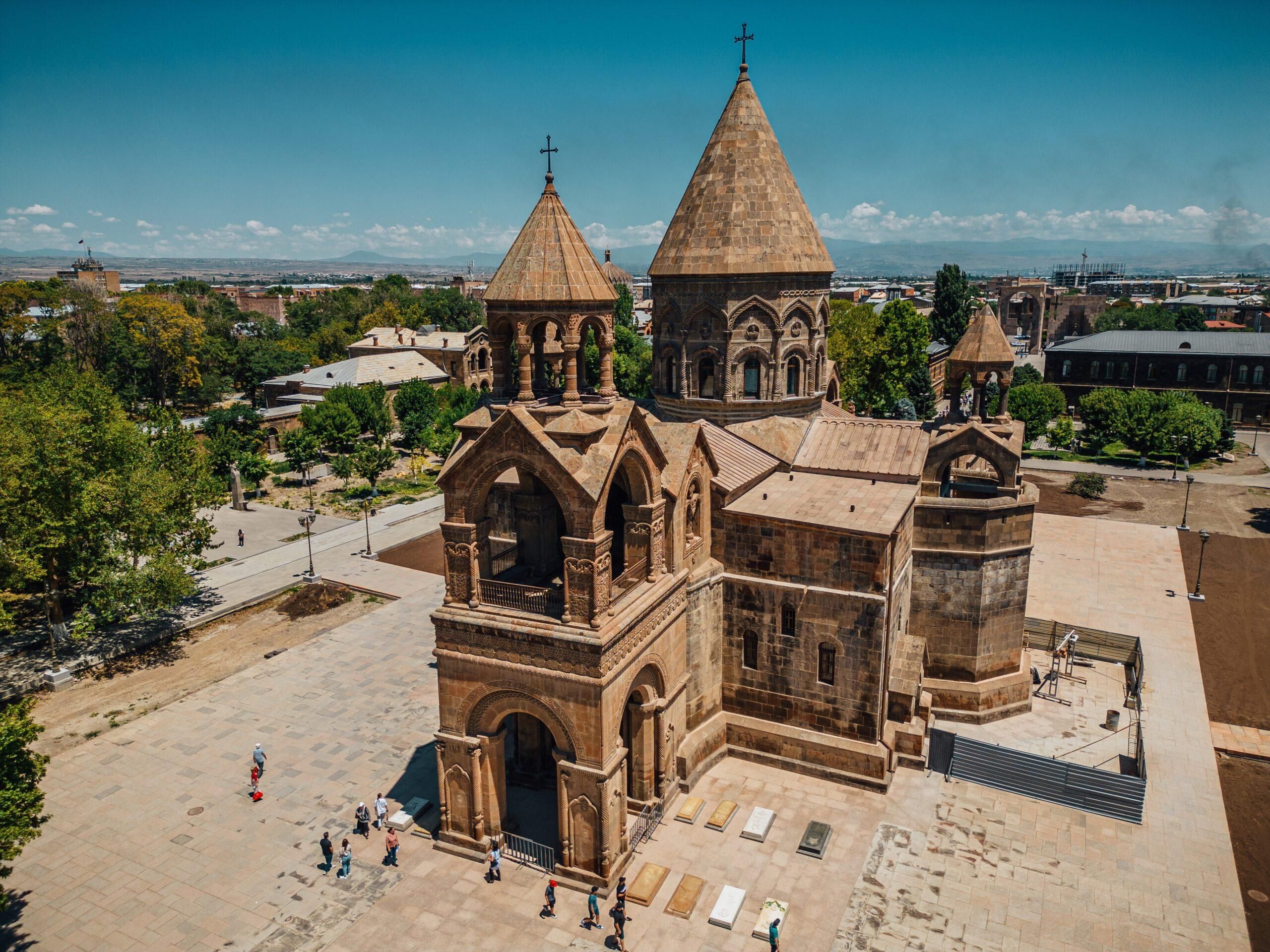 Эчмиадзинский собор с высоты (Вагаршапат, Армения)